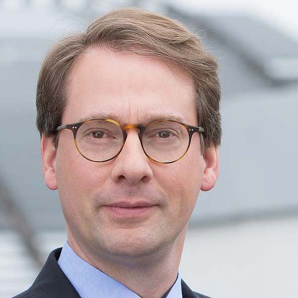 Dr. Arne von Freeden LL.M. - Bielefelder Fachlehrgänge